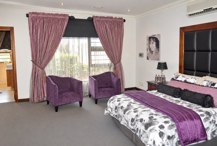4 Bedroom Property for Sale in Wilkoppies North West